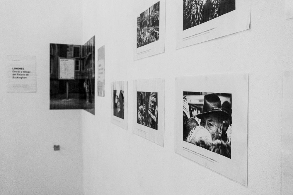 Image of the design created for the exhibition "Londres: detras y debajo del Palacio de Buckingham". This is an image related to a project inside Pedro Rodrigues (Treze413) graphic design portfolio.